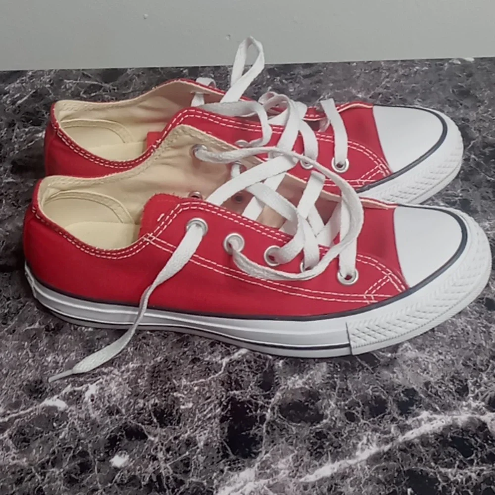 Converse Unisex Mens Size4/womens 6 Red/white Sneakers In Great Conditions - Picture 2 of 6